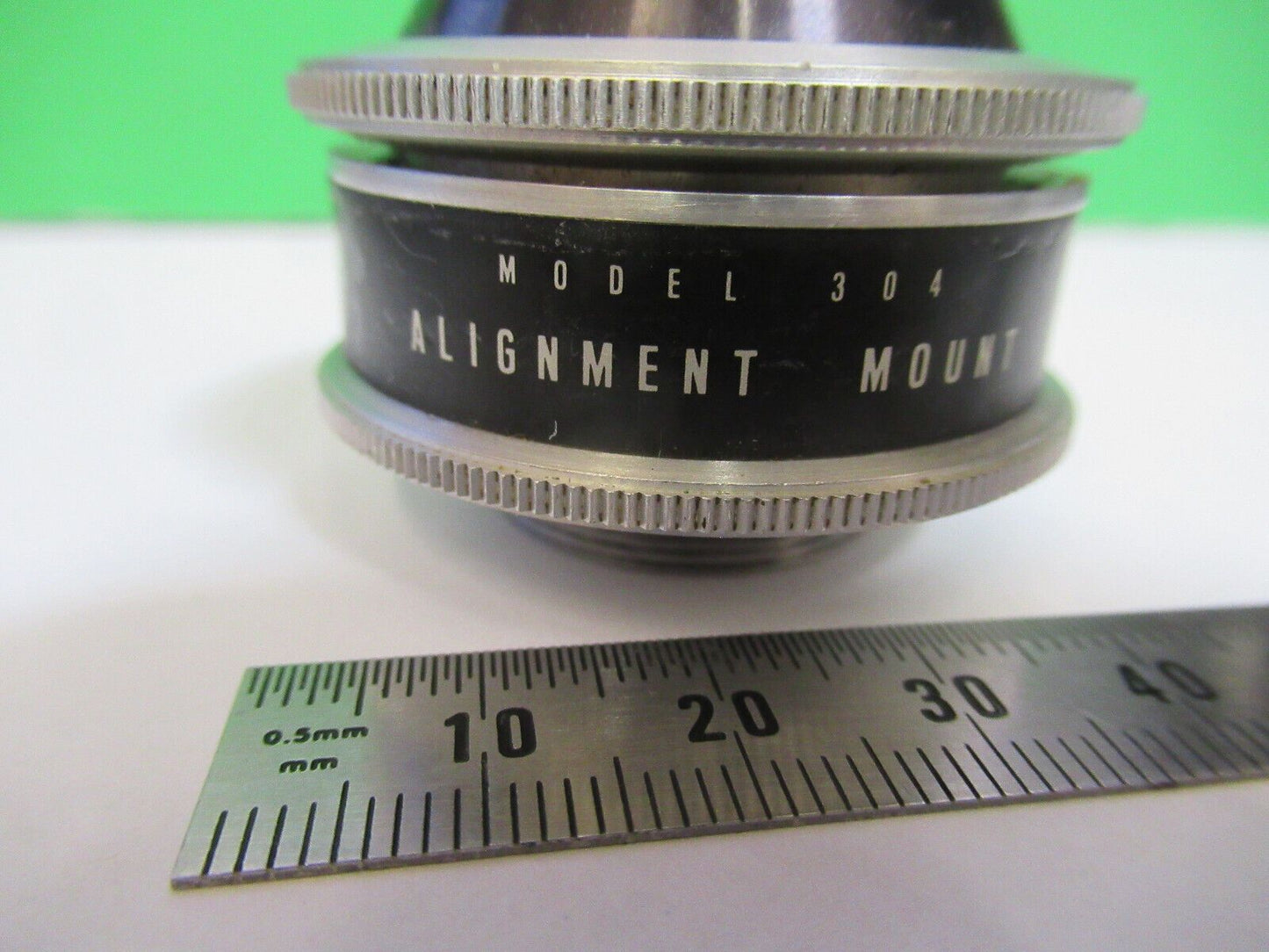 SPECTRA PHYSICS ALIGNMENT MOUNT MODEL 304 LASER OPTICS AS PICTURED &H3-A-56