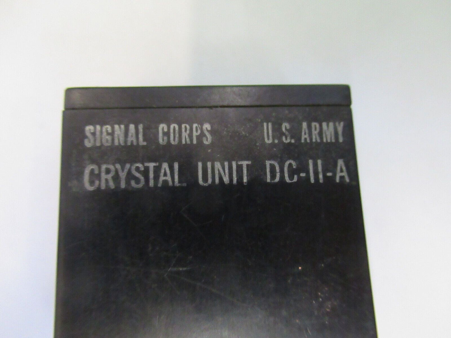 SIGNAL CORPS ANTIQUE QUARTZ CRYSTAL FREQUENCY CONTROL AS PICTURED Z6-A-82