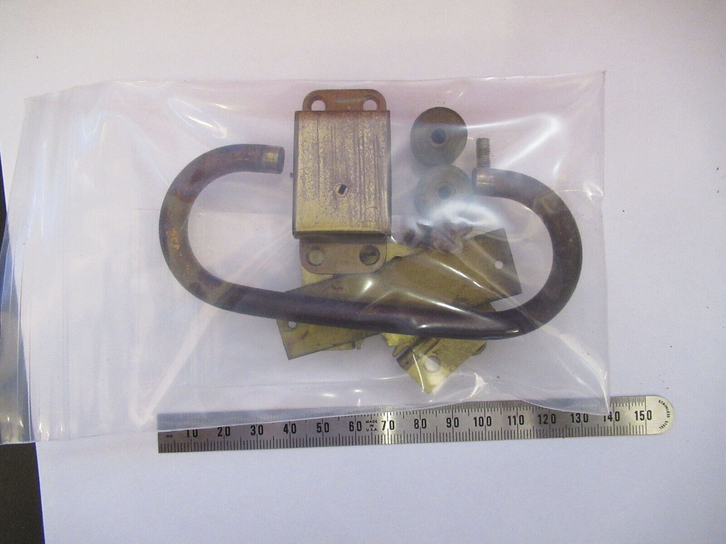 BAUSCH LOMB ANTIQUE LOCK WITHOUT KEY MICROSCOPE PART AS PICTURED Q2-105