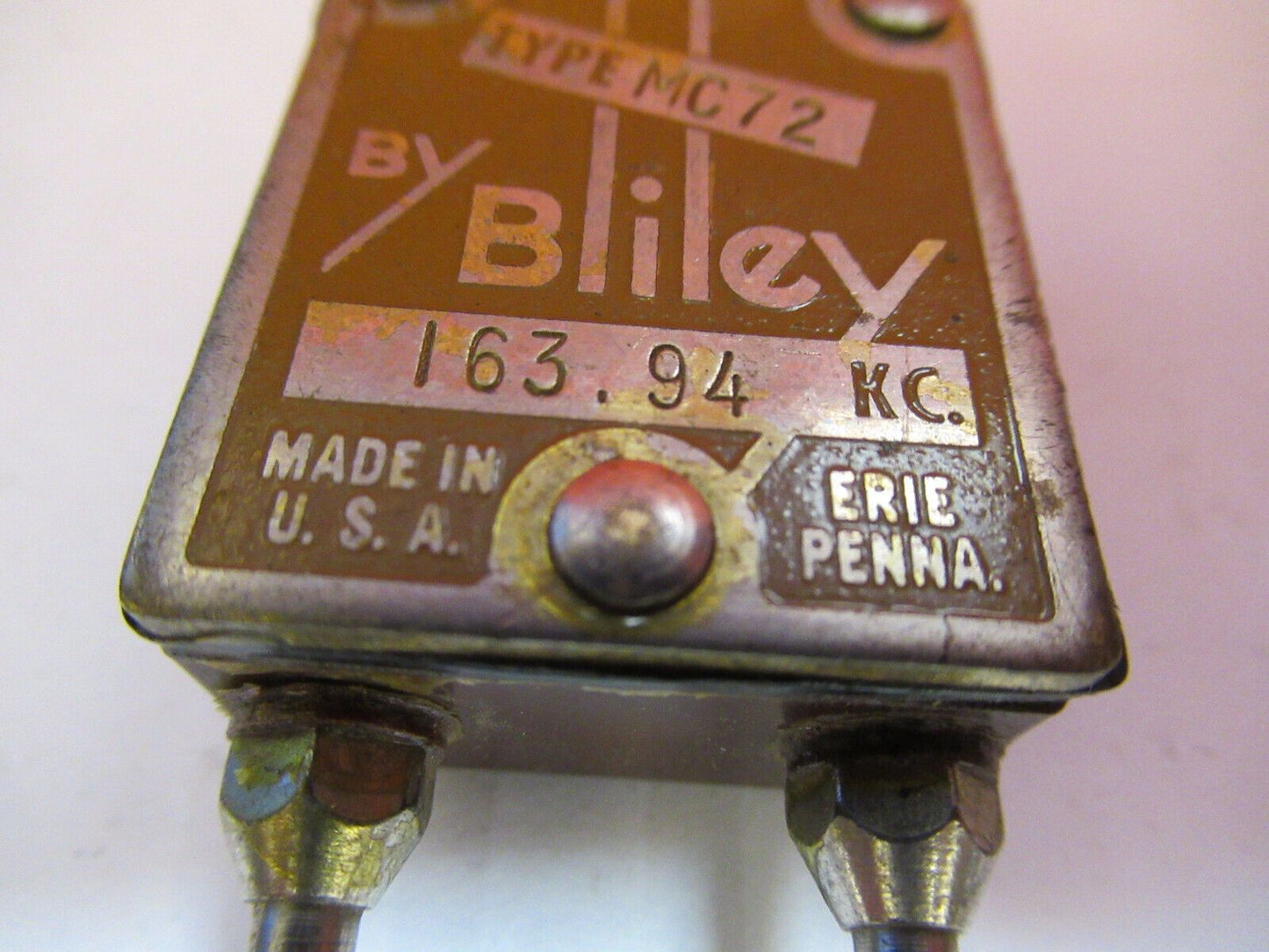 BLILEY ELECTRIC QUARTZ CRYSTAL ANTIQUE FREQUENCY CONTROL RADIO AS PICTURED Q2-95