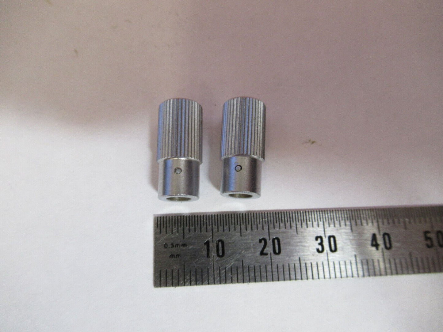 OLYMPUS JAPAN POL PAIR CUSTOM SCREWS CENTER MICROSCOPE PART AS PICTURED G4-A-127