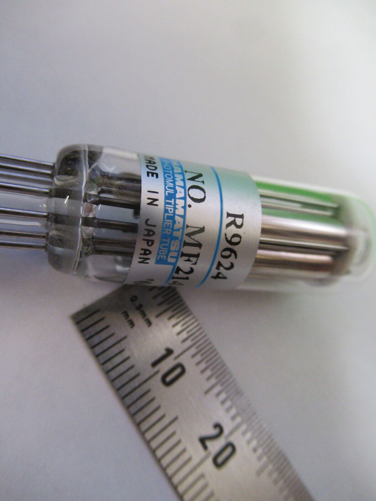 HAMAMATSU PHOTOMULTIPLIER R9624 OPTICS SENSOR AS PICTURED H2-A-41