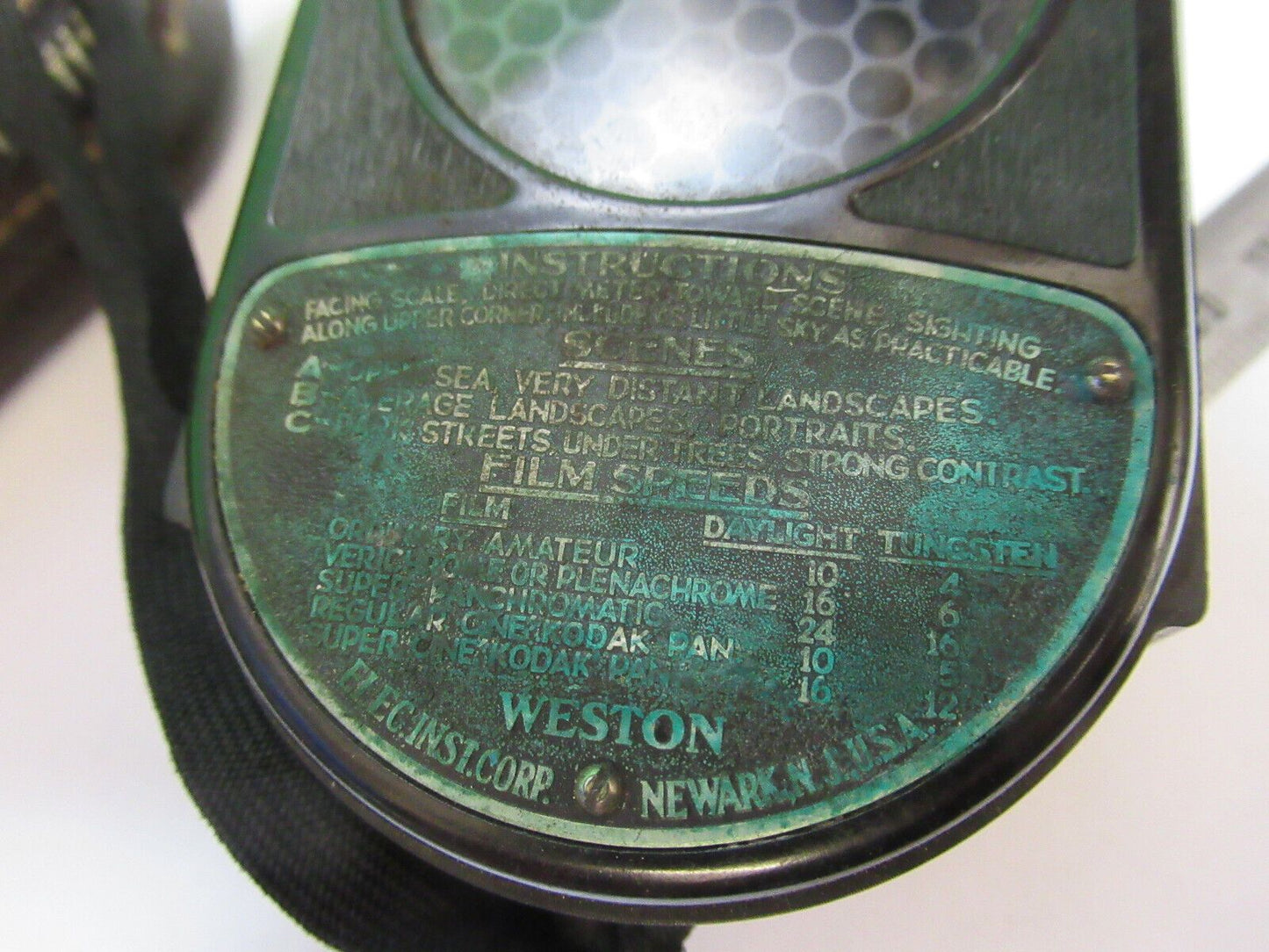 FOR PARTS PHOTOGRAPHY LIGHT METER WESTON ANTIQUE  OPTICS AS PICTURED W9-B-42