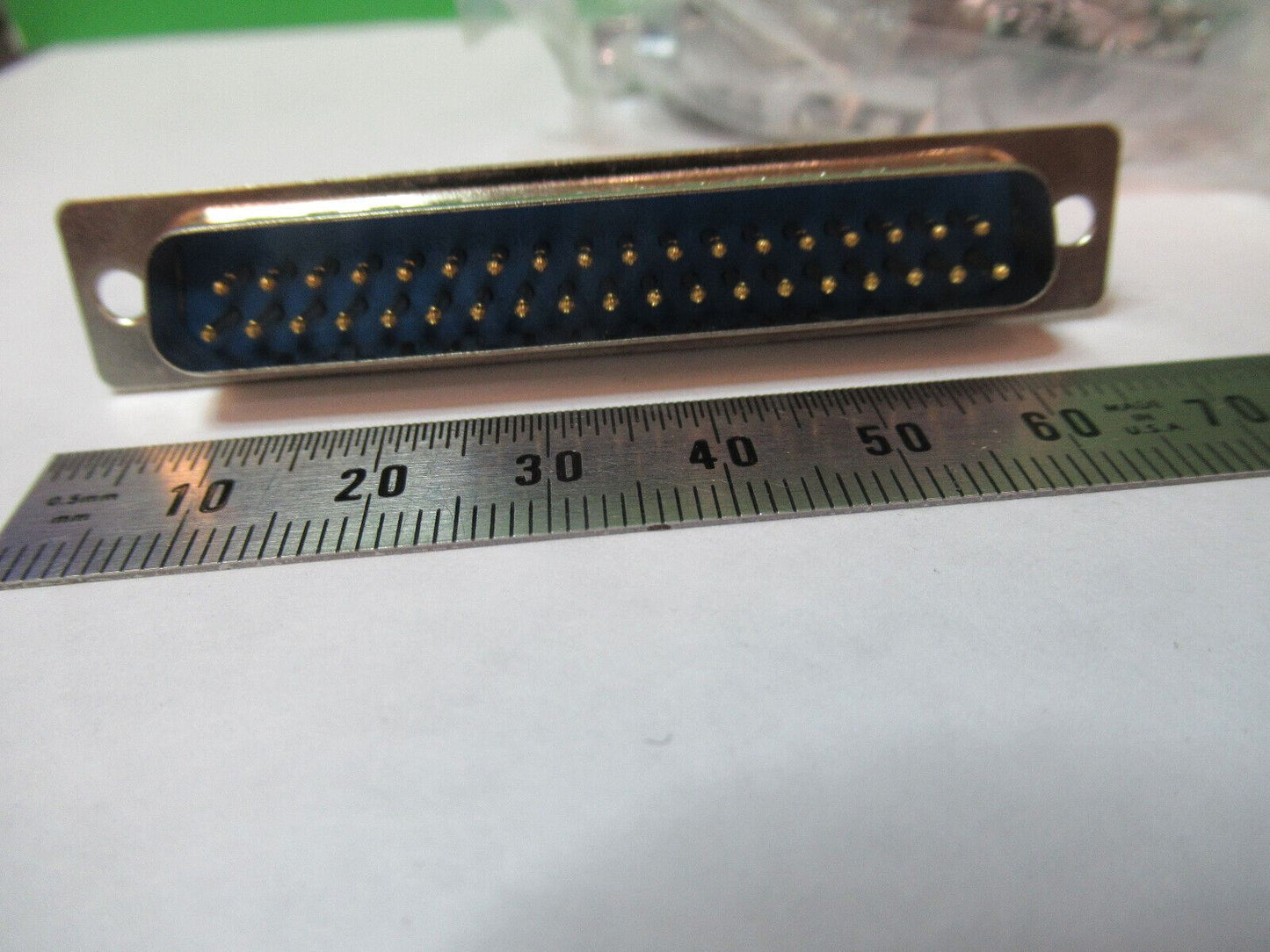 DB9 CONNECTOR 37 PINS  AS PICTURED G3-FT-100