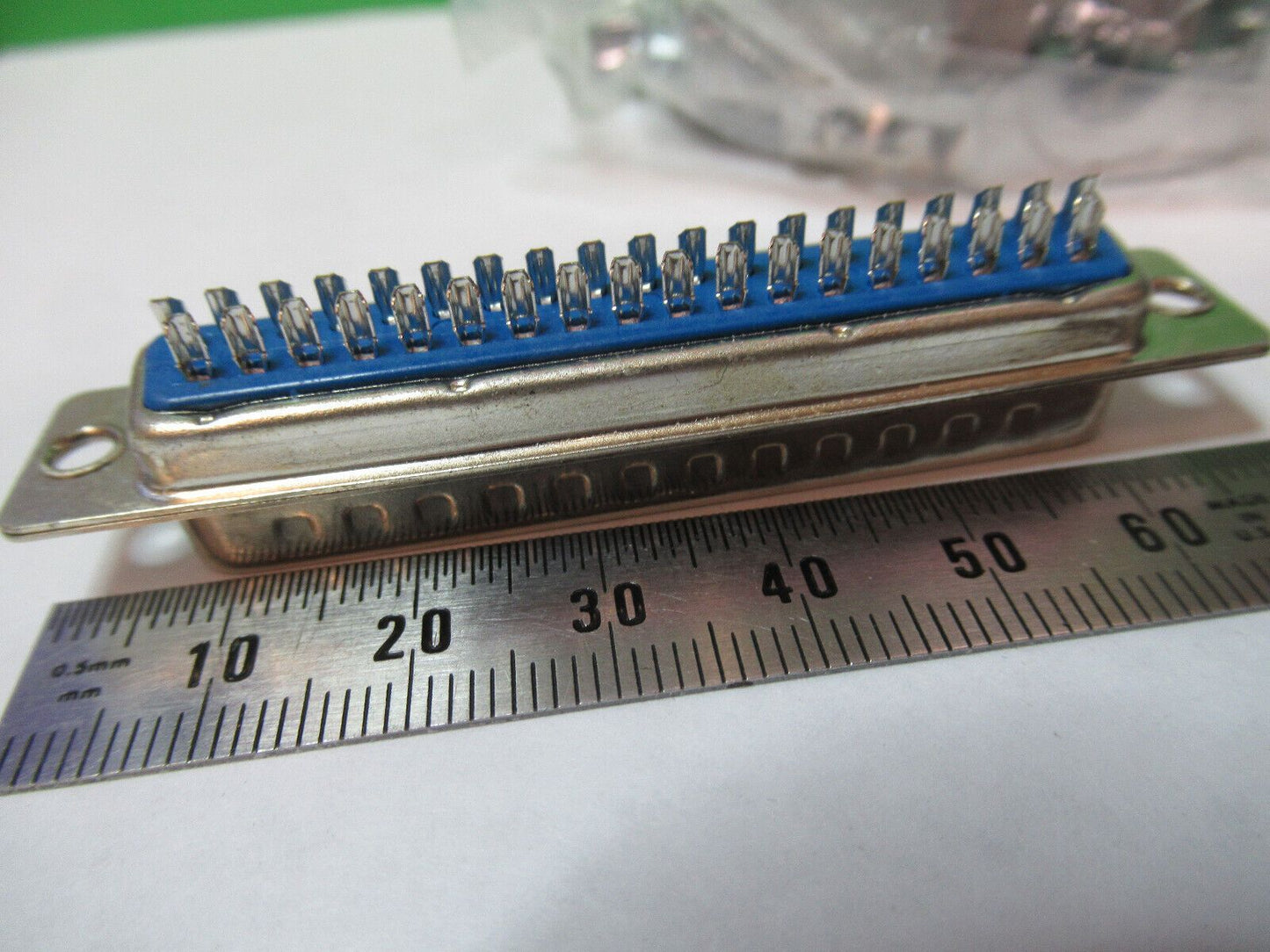 DB9 CONNECTOR 37 PINS  AS PICTURED G3-FT-100