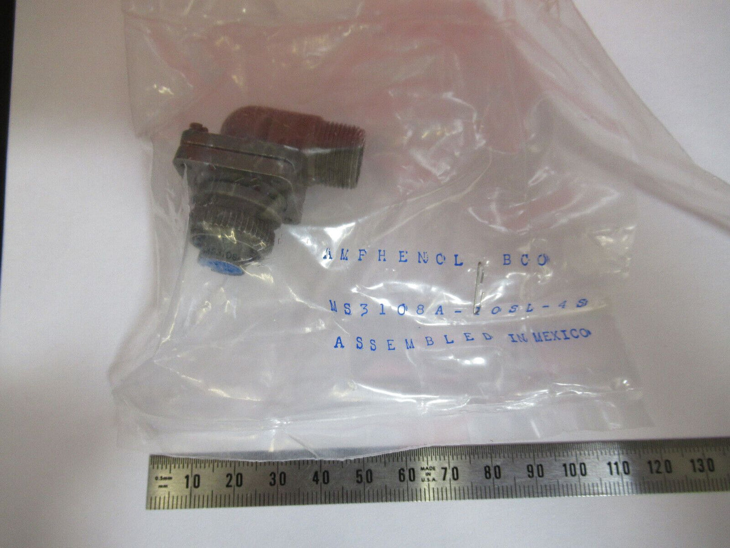 AMPHENOL MIL SPEC MS3108A-10SL-4S CONNECTOR  Y6-B-43