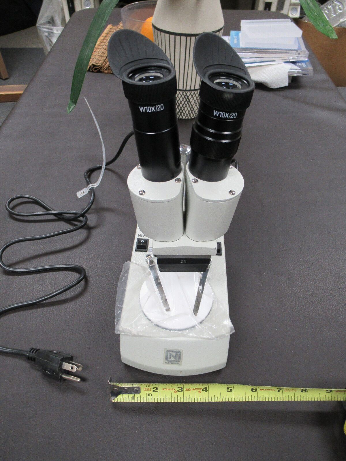 NATIONAL STEREO MICROSCOPE GOOD CONDITION  BOTH LAMPS WORK AS PICTURED TC-3