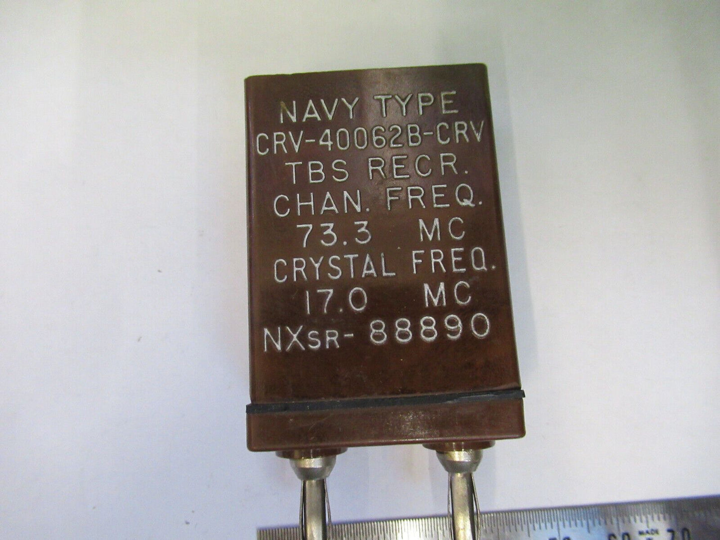 NAVY TYPE ANTIQUE QUARTZ CRYSTAL FREQUENCY CONTROL AS PICTURED Z6-A-76