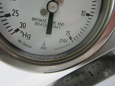 MANOMETER VACUUM + PRESSURE McDANIELS CONTROLS BIN#E3-01