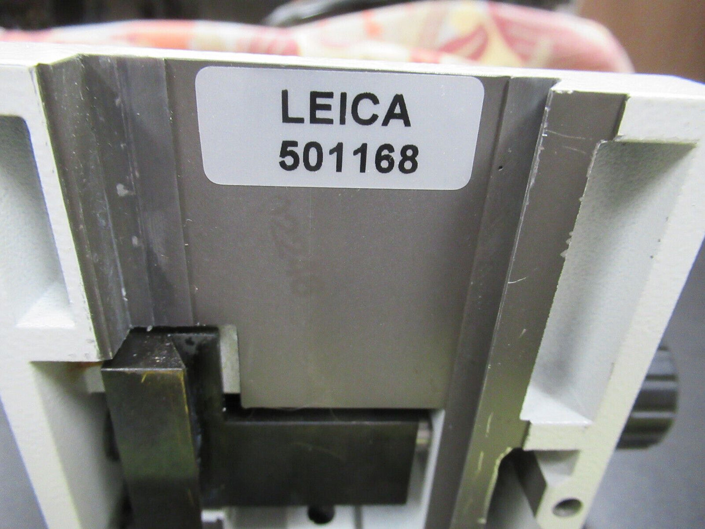 LEICA DMRE GERMANY 501168 stage holder MICROSCOPE PART AS PICTURED 92-ft-02