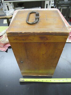 EMPTY WOOD CABINET for ANTIQUE BAUSCH LOMB MICROSCOPE PART AS PICTURED &TA5 iii