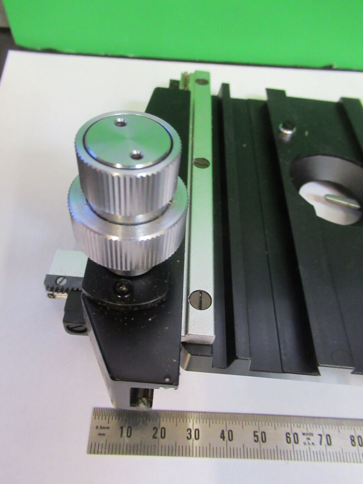 MICROSCOPE PART KENT TPKYO XY STAGE TABLE WORKS FINE AS PICTURED  #G2-A-65