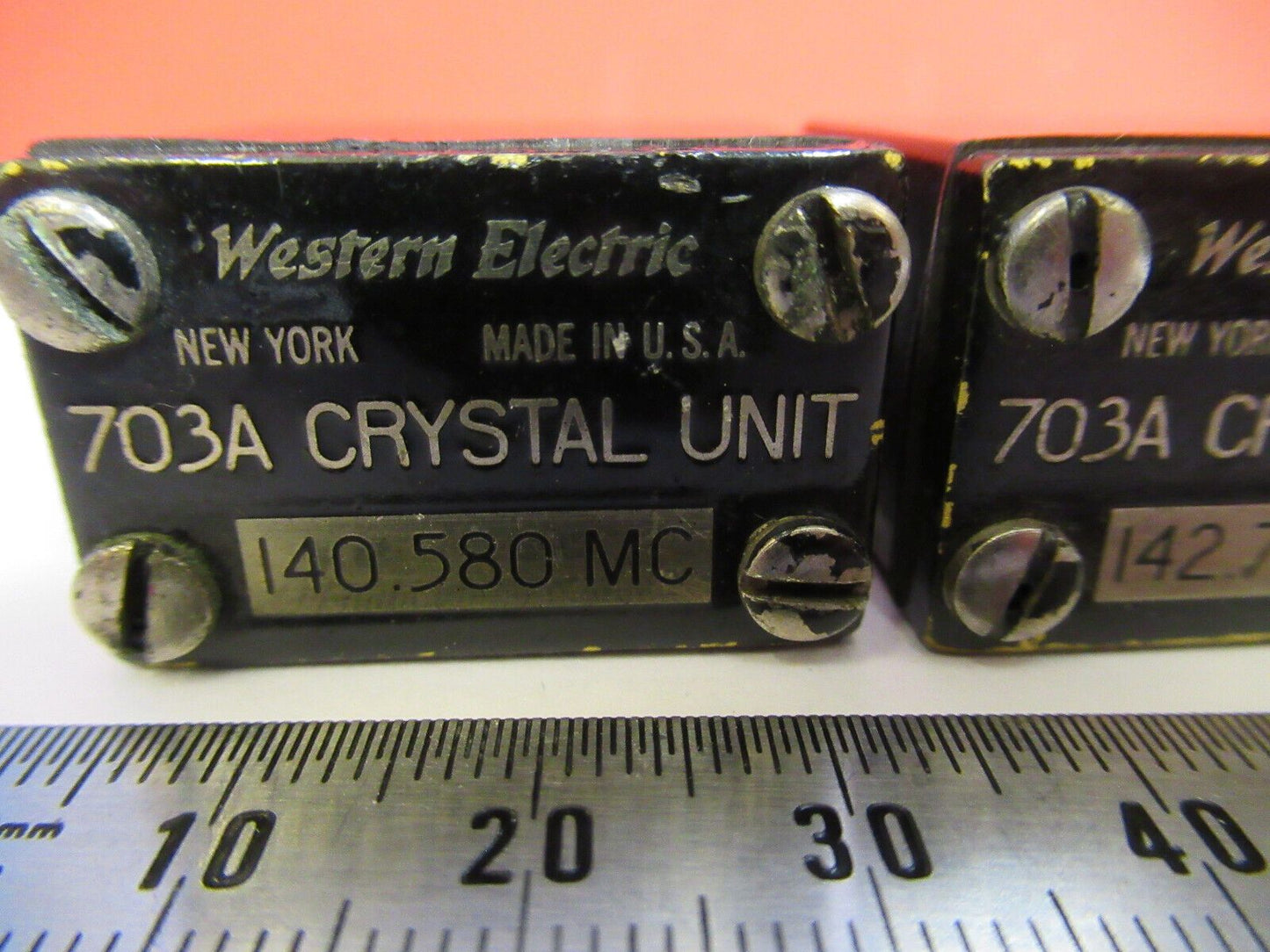 ANTIQUE QUARTZ CRYSTAL LOT WESTERN FREQUENCY CONTROL RADIO AS PICTURED Q2-114