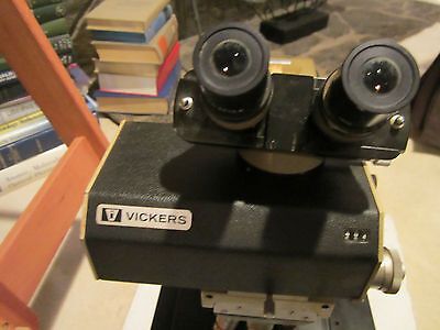 MICROSCOPE VICKERS ENGLAND PHOTOPLAN 4 OBJECTIVES LIGHT SOURCE NEEDS CLEANING