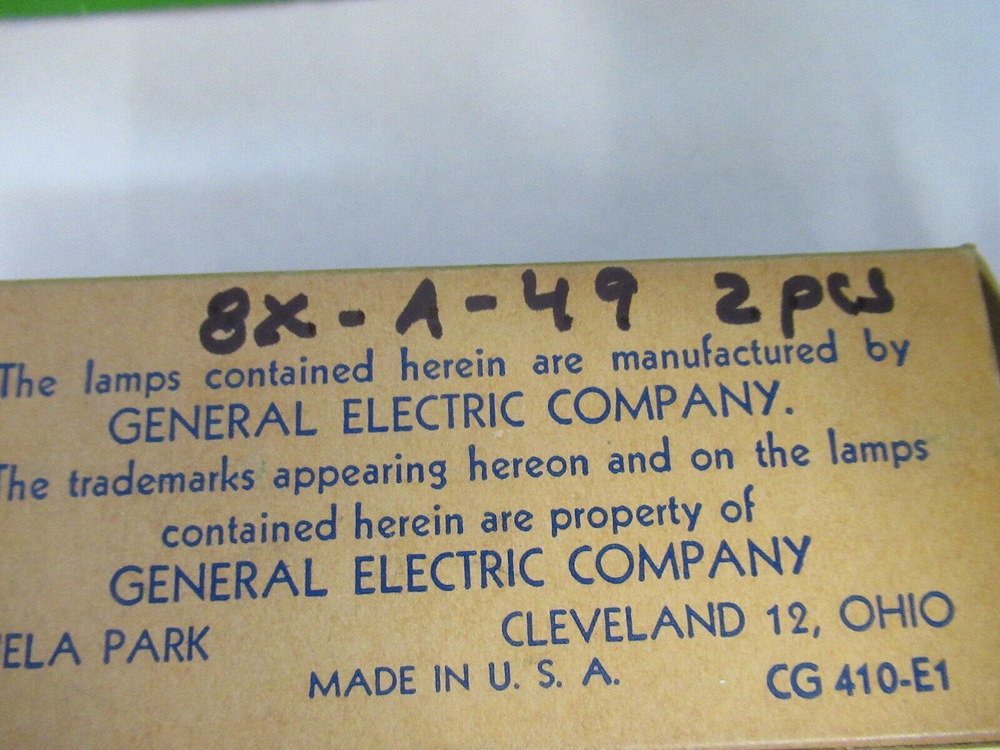 LOT 2 PCS GE GENERAL ELECTRIC 1813  12-16V LAMP BULB AS PICTURED 8X-A-49