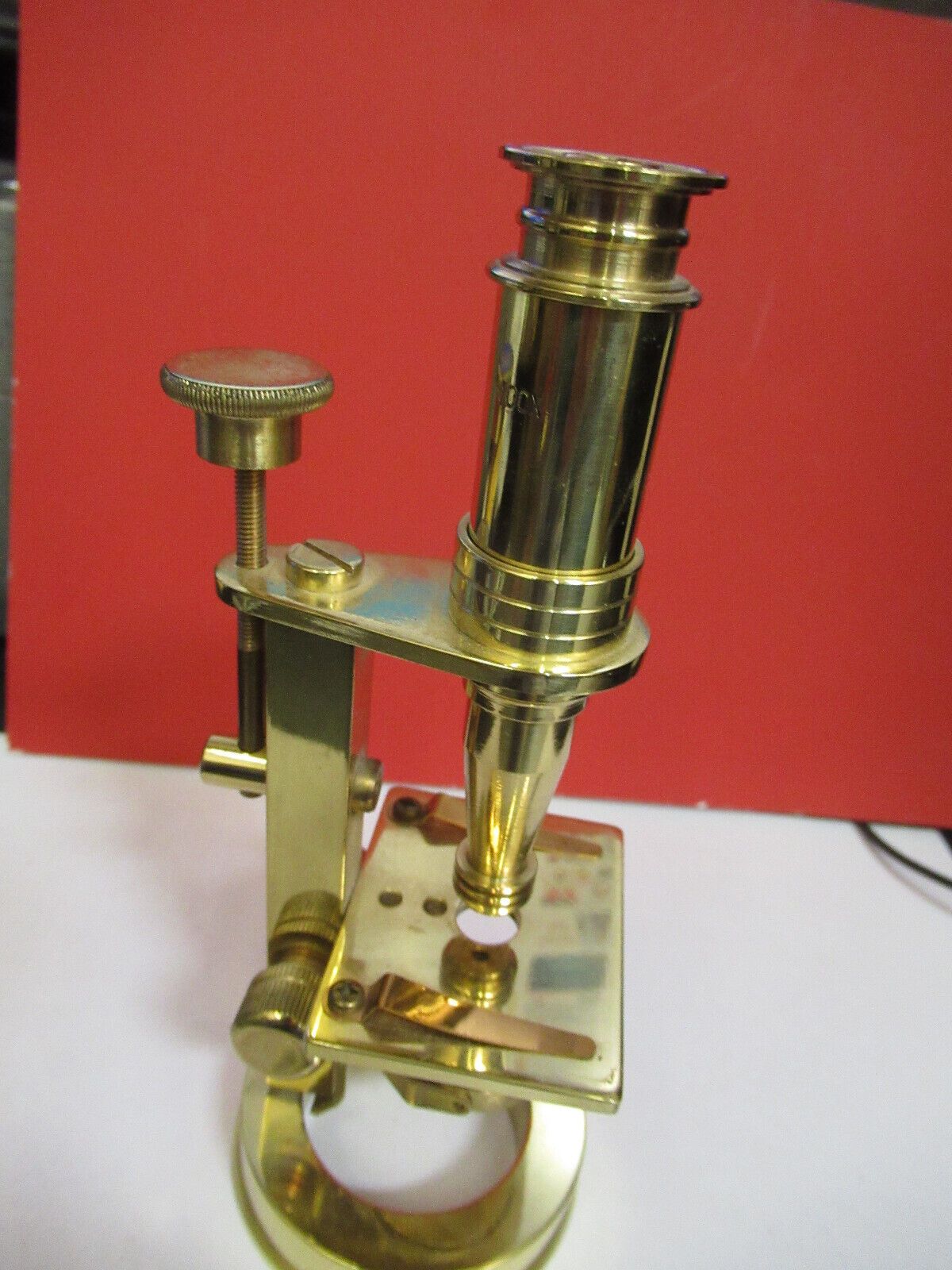 ANTIQUE DISPLAY BRASS COLLECTABLE MINI MICROSCOPE OPTICAL AS PICTURED &R3-C-31