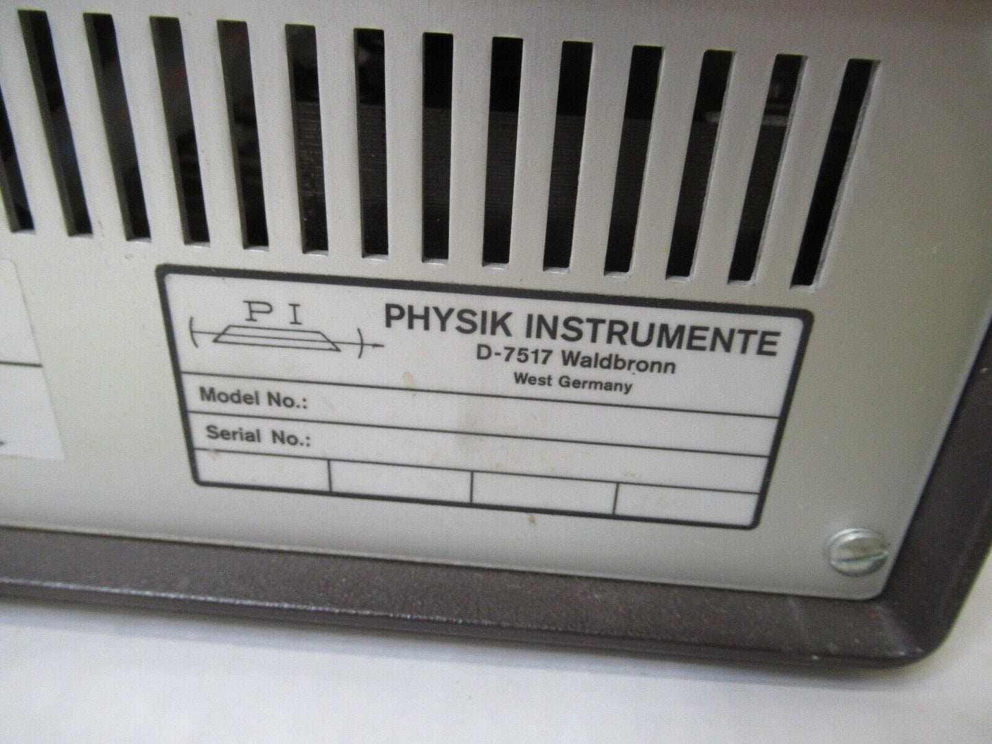 PHYSIK INSTRUMENTE P-263 PIEZO HIGH VOLTAGE GERMAN POWER SUPPLY AS PICTURED TD-4