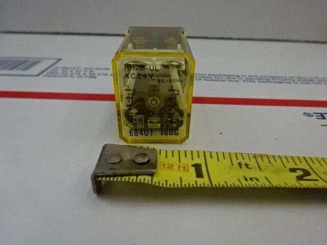 IDEC RELAY RH2B-UL ELEKTRONISCHE STEUERUNG WIE BESEHEN &amp;X8-FW-04