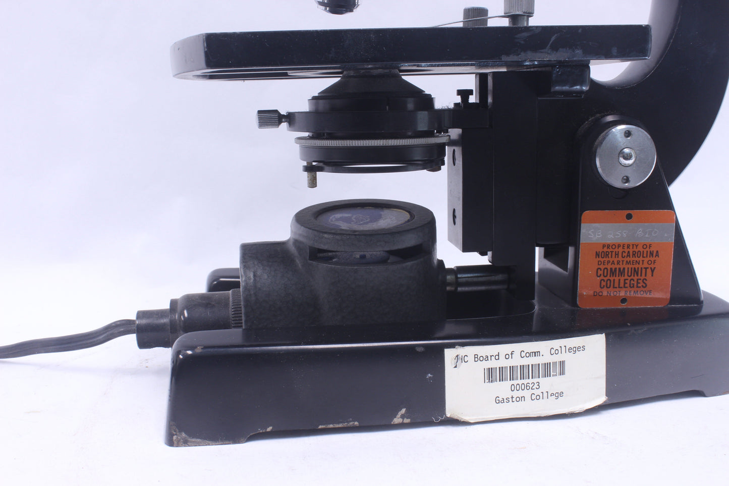 Vintage Wolfe Wetzlar Microscope (27708)