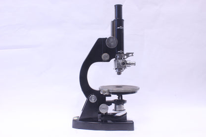 Vintage Ernst Leitz Wetzlar Polarizing (POL) Microscope (No. 478584)