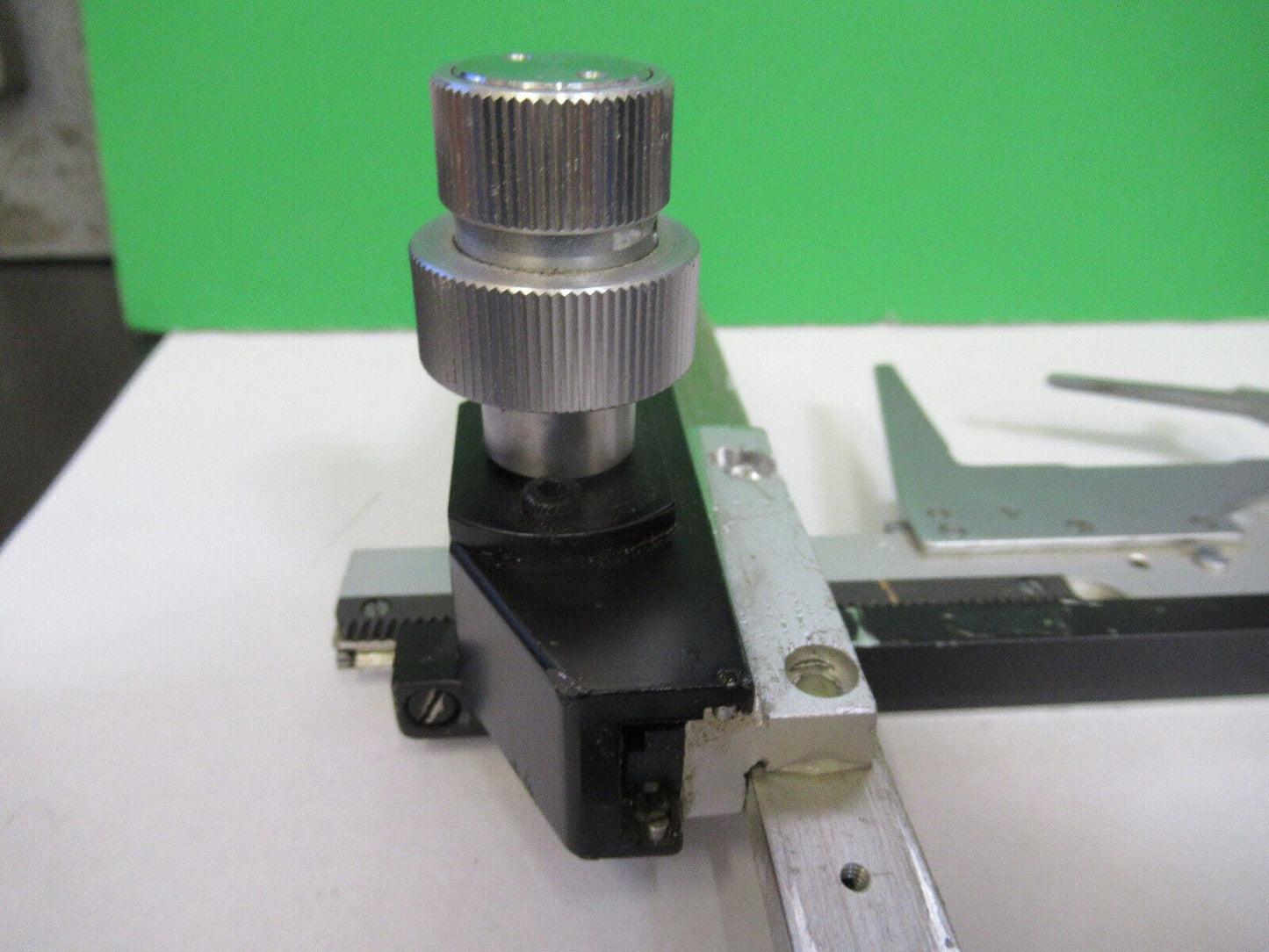 FOR PARTS WORKS! FAIR XY STAGE TABLE MICROSCOPE PART OPTICS as pictured &R2-B-59