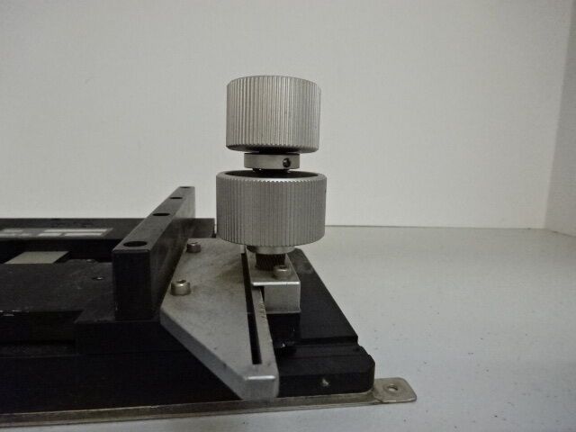 FOR PARTS MICROSCOPE STAGE SPECIMEN TABLE MICROMETER XY LEITZ AS IS #TC1-B