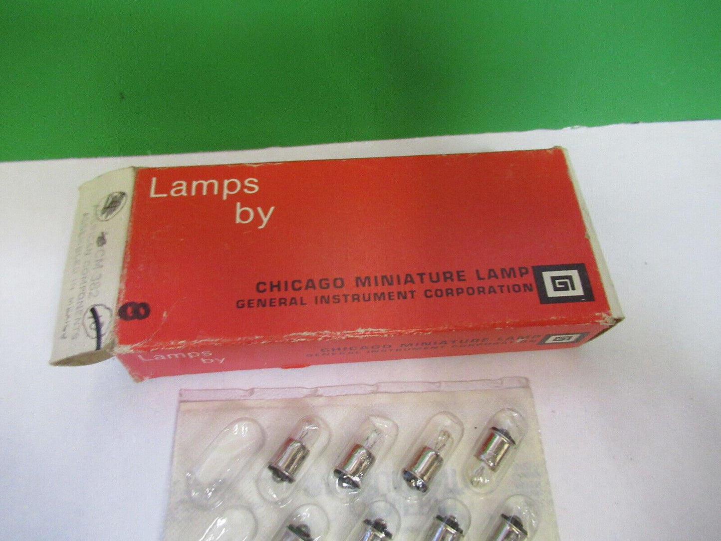 OPTICAL  MINI LAMPS CM-382 CHICAGO  8PCS  OPTICS AS IS  BIN#F3-B-15