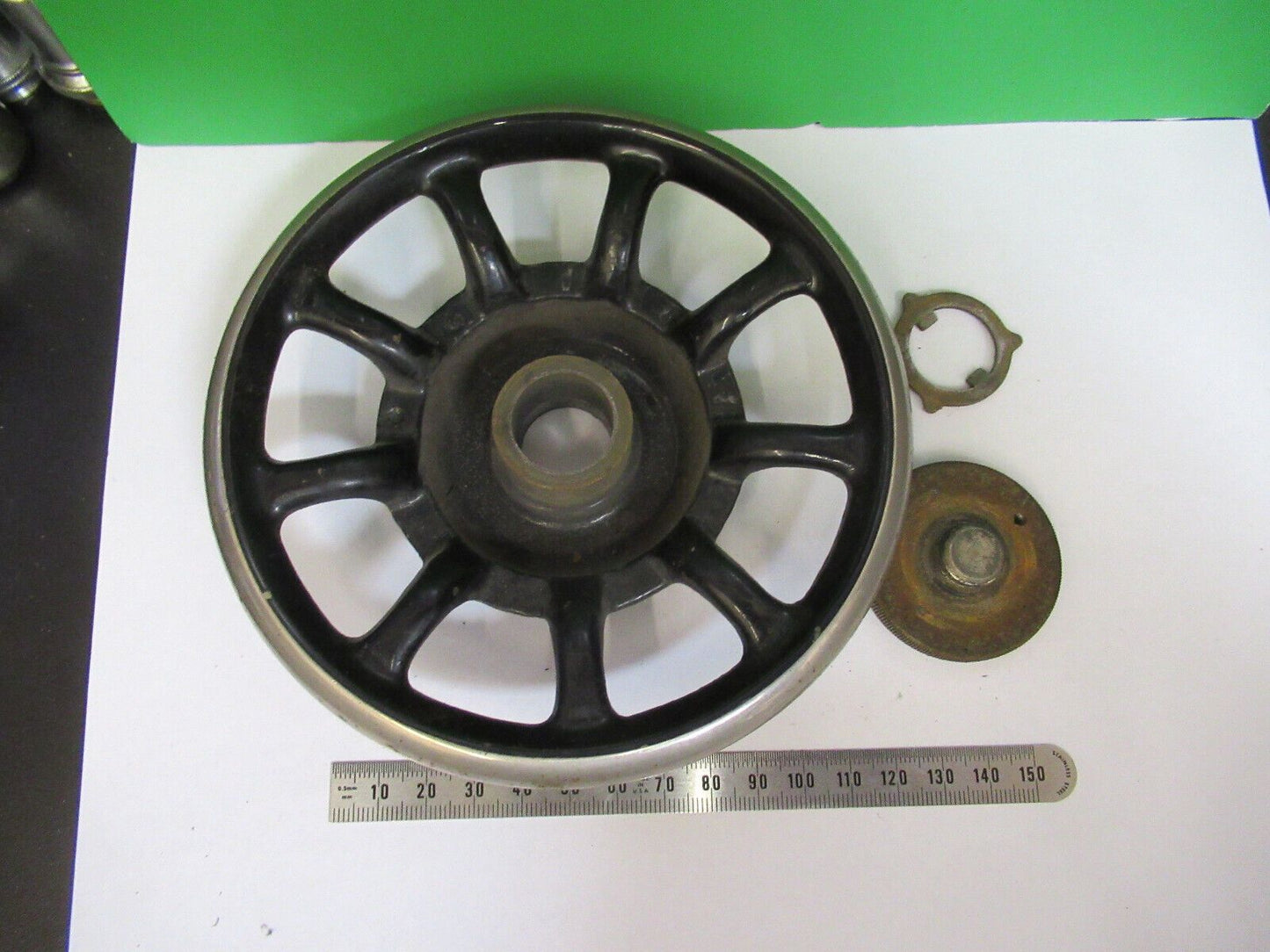 FOR PARTS SINGER SEWING MACHINE FLYWHEEL ANTIQUE PARTS AS PICTURED q4-a-75