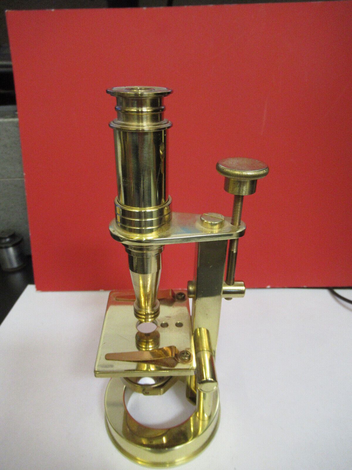 ANTIQUE DISPLAY BRASS COLLECTABLE MINI MICROSCOPE OPTICAL AS PICTURED &R3-C-31