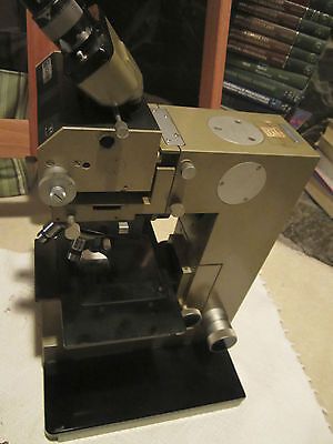 MICROSCOPE VICKERS ENGLAND PHOTOPLAN 4 OBJECTIVES LIGHT SOURCE NEEDS CLEANING