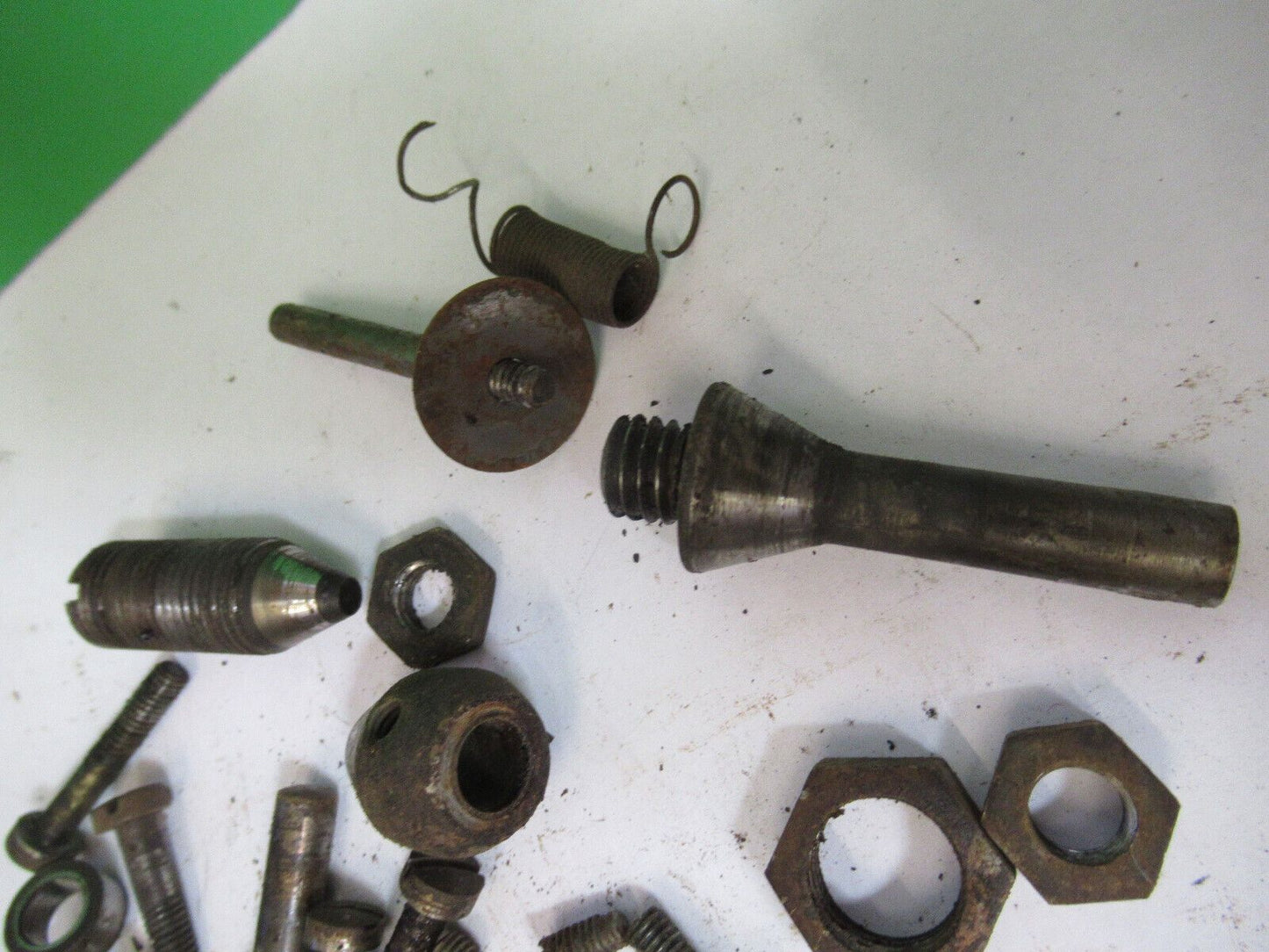 FOR PARTS 1890's LOT SCREWS  SEWING MACHINE ANTIQUE AS PICTURED Q4-A-87