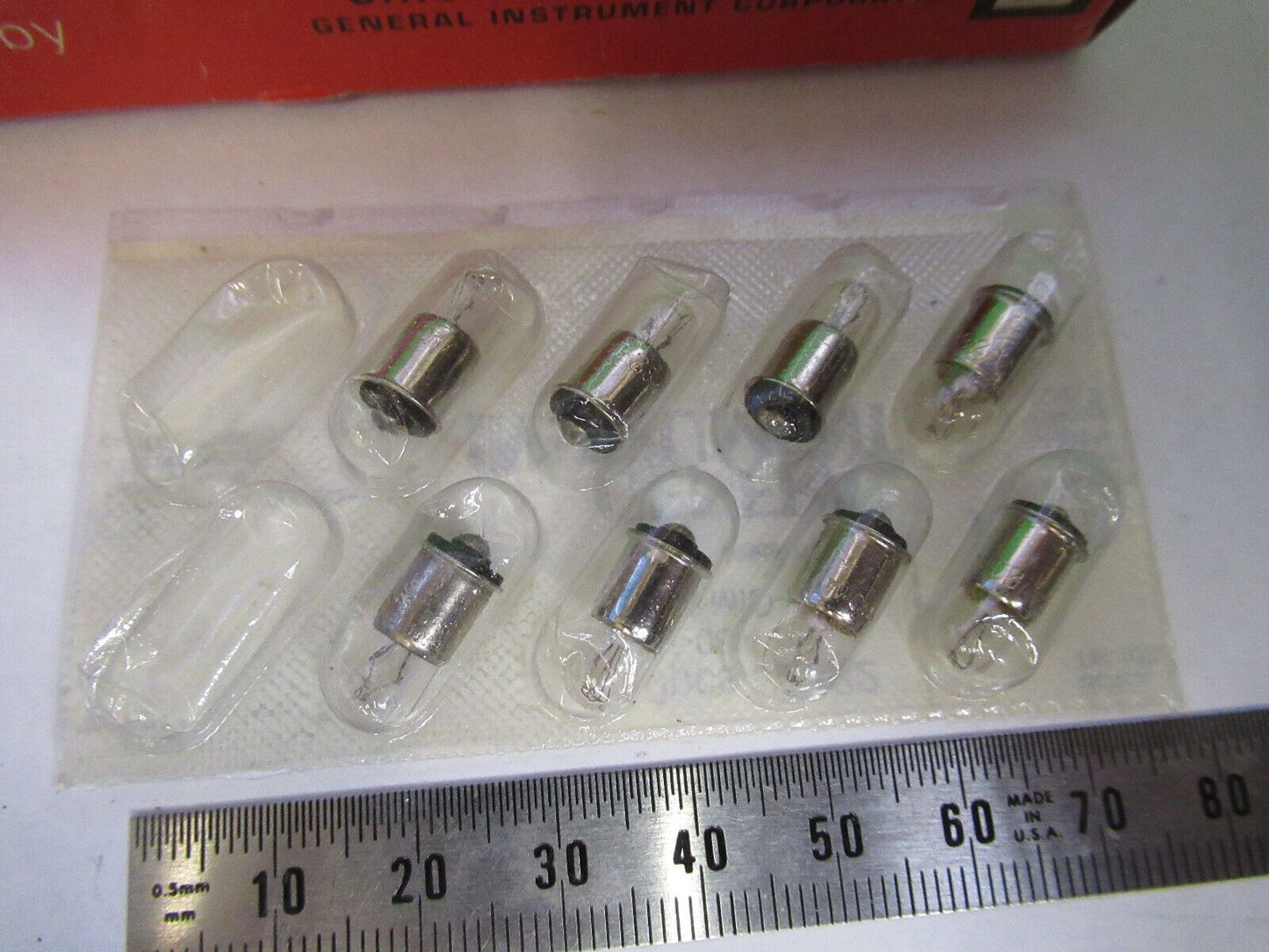 OPTICAL  MINI LAMPS CM-382 CHICAGO  8PCS  OPTICS AS IS  BIN#F3-B-15