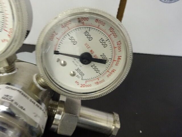 AIR LIQUIDE MANOMETER REGULATOR VALVE GAS PROCESS CONTROL AS IS #78-04