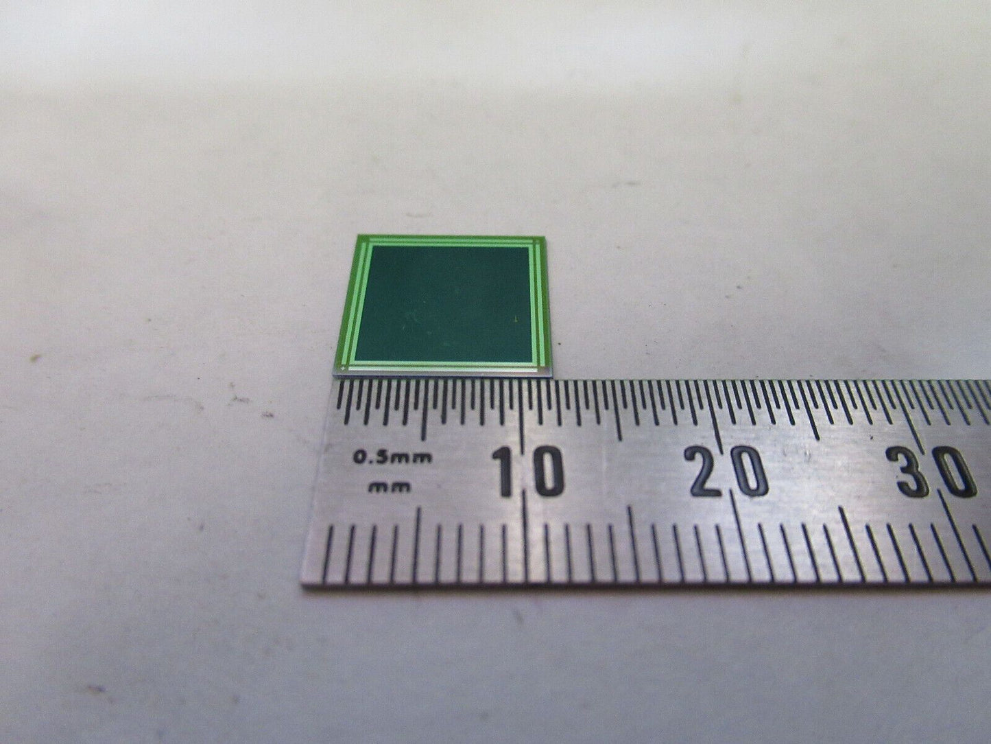 OPTICAL SILICON PHOTODIODE PLATE OPTICS AS PICTURED &H3-B-57