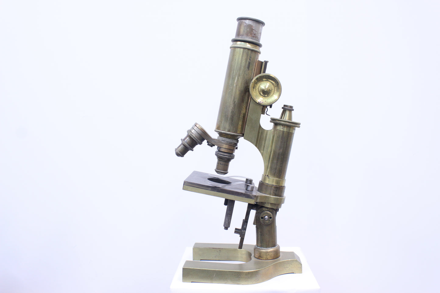 Spencer Lens Co. Microscopio de latón antiguo (1704)