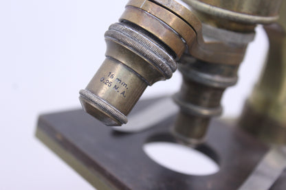 Spencer Lens Co. Mikroskop aus antikem Messing (1704)